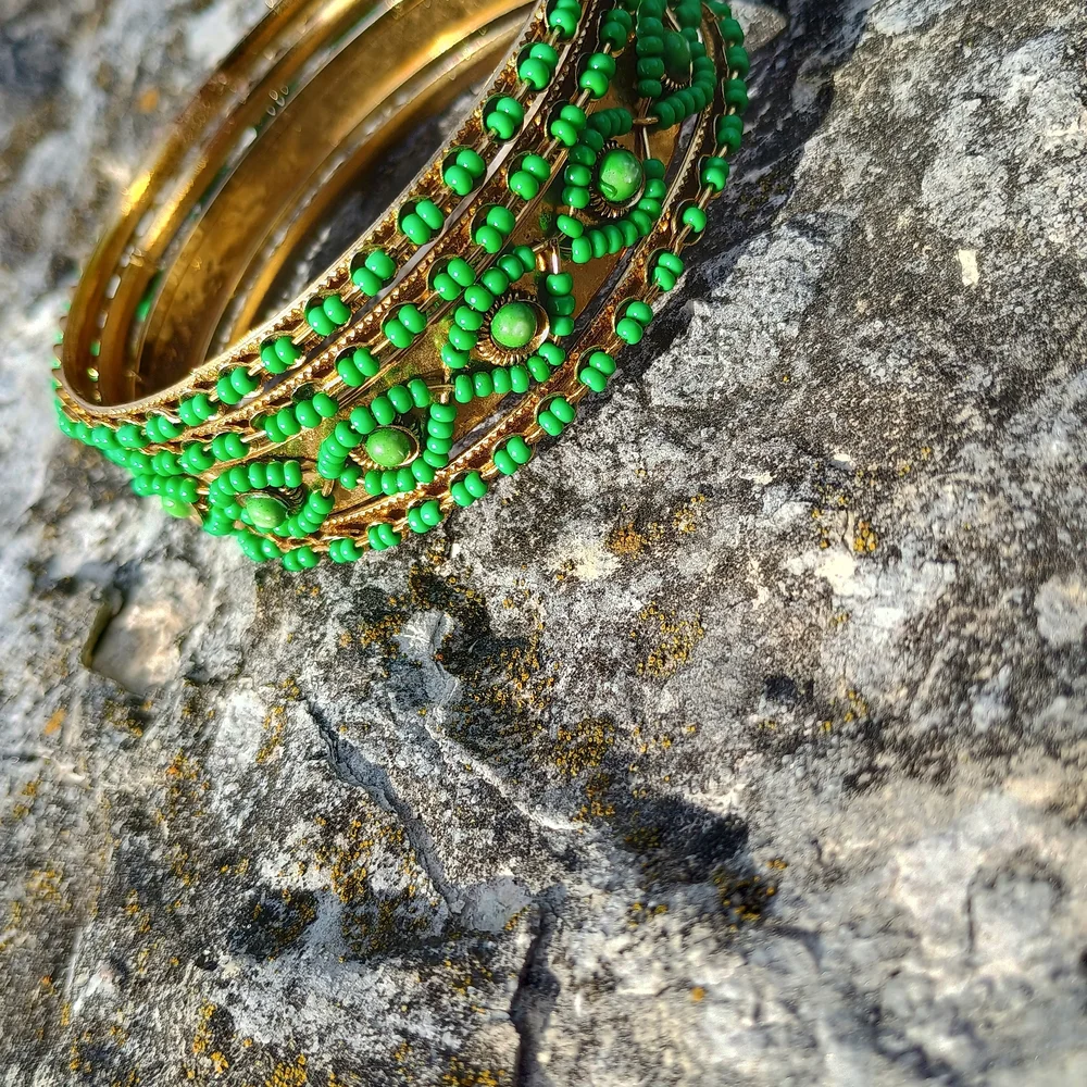 Traditional green Indian churi bangle set, South Asian jewelry, Bollywood style